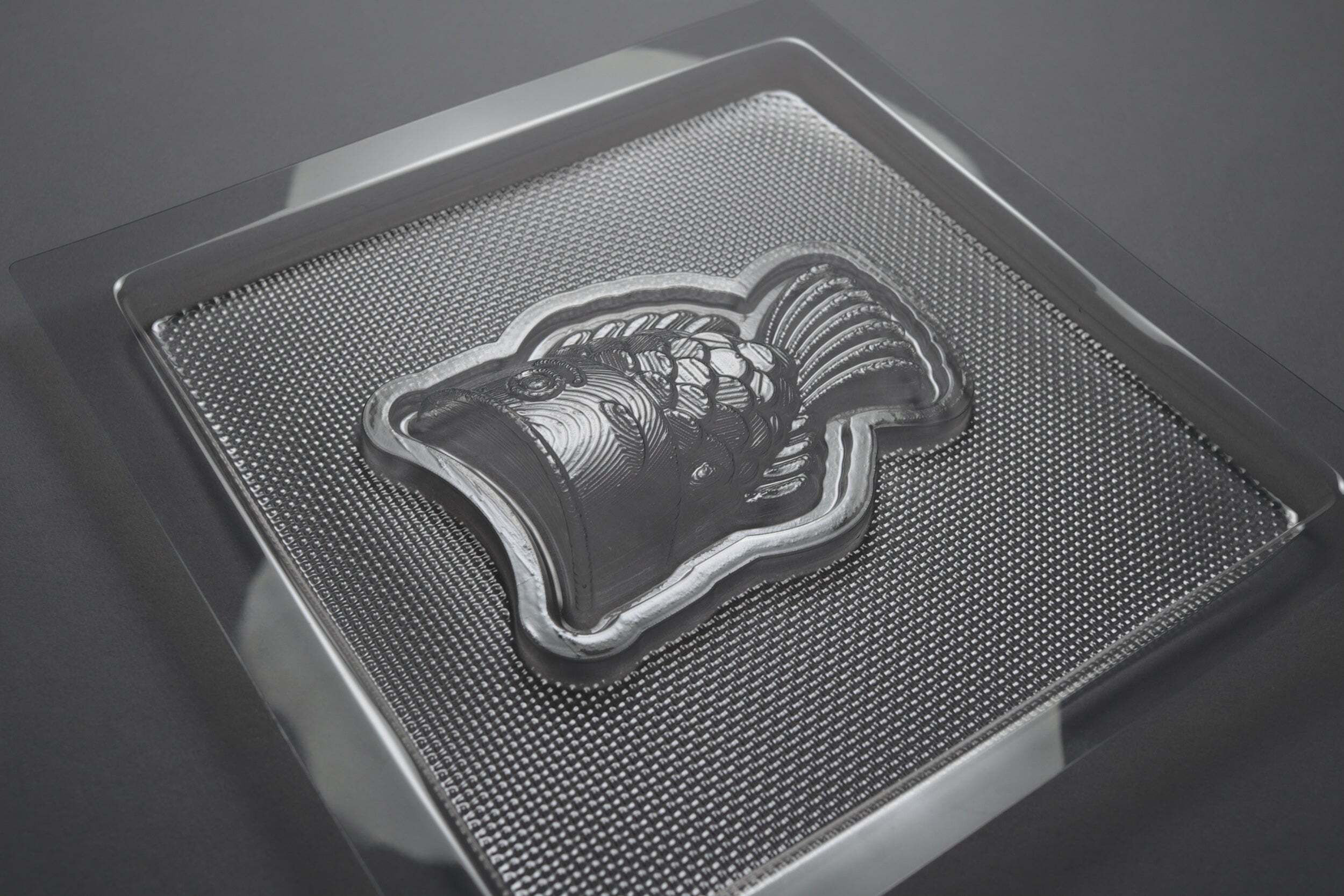 https://d1ds8nu9vo9fn9.cloudfront.net/blog-images/mayku-chocolate-two_part_mold-taiyaki-vacuum_forming-1.jpg